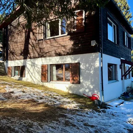 Gemuetliches Auf 1600m Hoehe Naehe Lenzerheide Apartment *